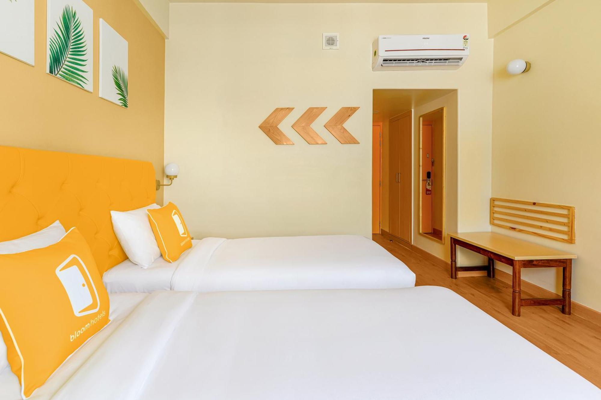 Bloom Hotel Katra Buitenkant foto